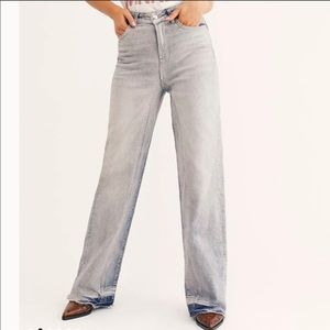 BNWT ✨FREE PEOPLE Slouchy Straight Jeans 💙